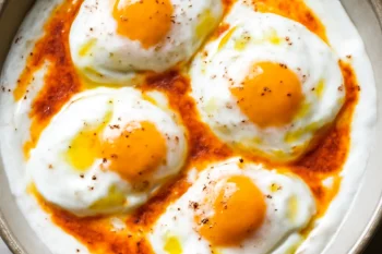 Klasszikus Çılbır fokhagymás joghurttal és citromlével