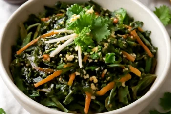 Kombu saláta gyömbérrel, szezámmaggal és friss korianderrel