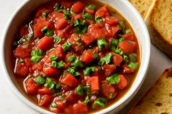 Friss, ízletes Mojo de tomate paradicsomos szósz