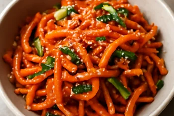 Ojingeochae Muchim, koreai tintahal saláta, szezámolajjal és pirospaprikával