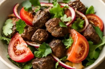 Tashkent saláta marhahússal, friss zöldségekkel és korianderrel