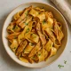 Yuba pappardelle tésztával, szójaszószos tofu bőr szélesmetélt tálalva