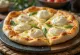 Mascarponés pizza mozzarellával és bazsalikommal