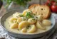 Tejszínes gnocchi tálalva