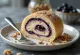 Bolo de rolo dióval szeletelve, frissen tálalva