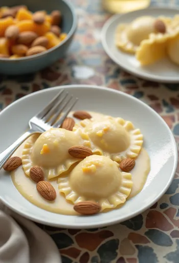 Sárgabarackos és fehércsokis ravioli tálalva