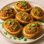 Bharwa Aloo, fűszeres töltött burgonya kívül ropogósra sütve