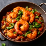 Chingri bhuna zöld chilivel, fűszeres rák és friss koriander