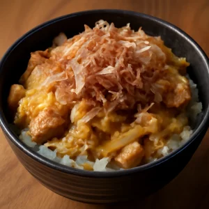 Japán Oyakodon, csirkével, tojással, katsuobushi tonhallal