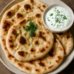 Tandoor naan joghurttal tálalva