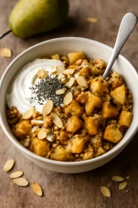 Egészséges quinoa reggeli almával és fahéjjal